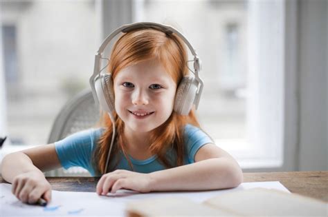 why should students be able to listen to music in class